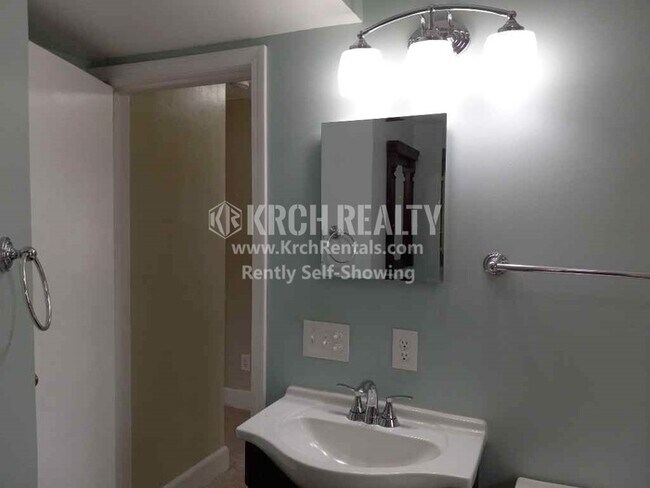 Foto del edificio - Newly Remodeled 3 Bedroom 1 Bathroom with ...