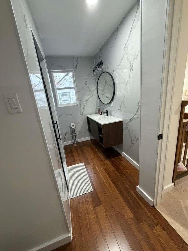 Building Photo - 996 Palisade Ave