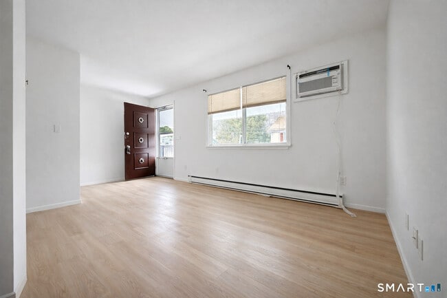 Building Photo - 1A Bostwick Arms