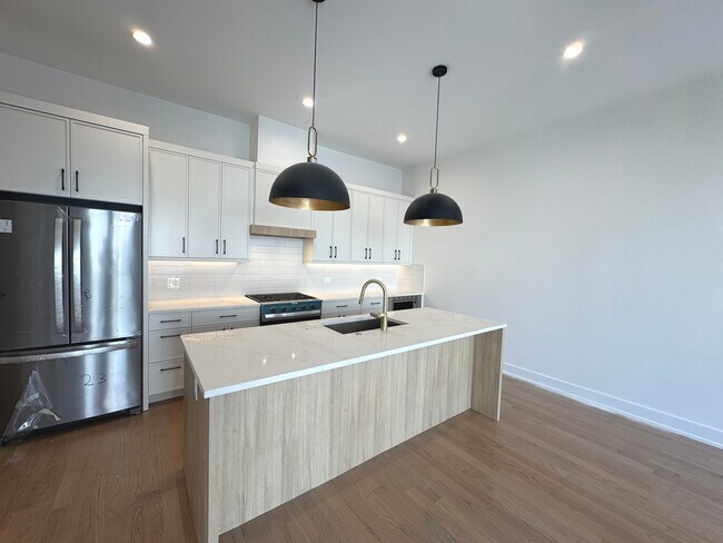 Foto del edificio - 2127 W Madison St