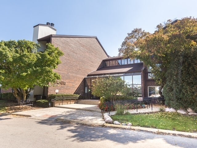 Primary Photo - 3085 Pheasant Creek Dr