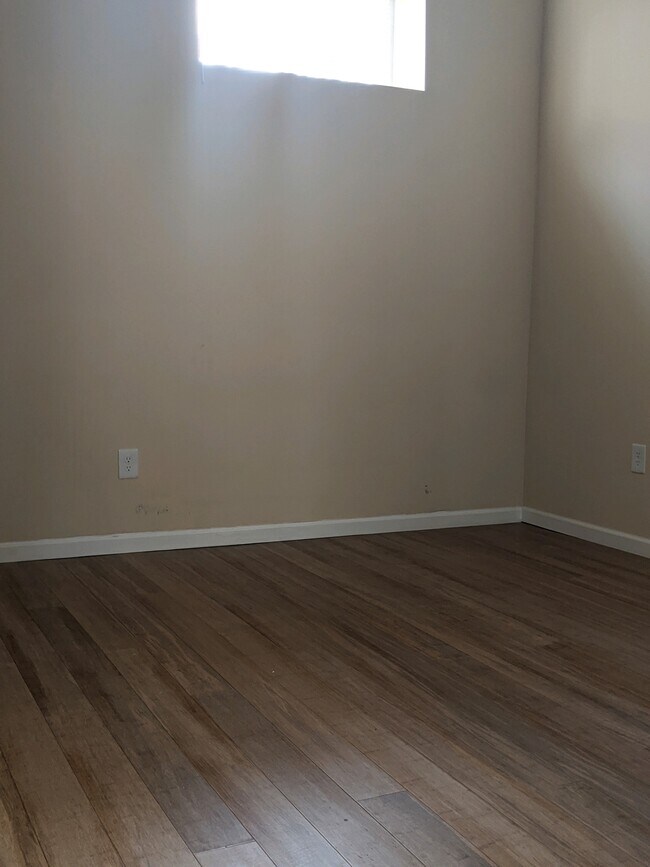 Foto del edificio - 3326 Ruckle St