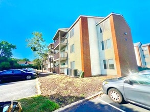 Building Photo - 302 Wells Ct