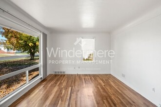 Building Photo - 5308 N Hawthorne St