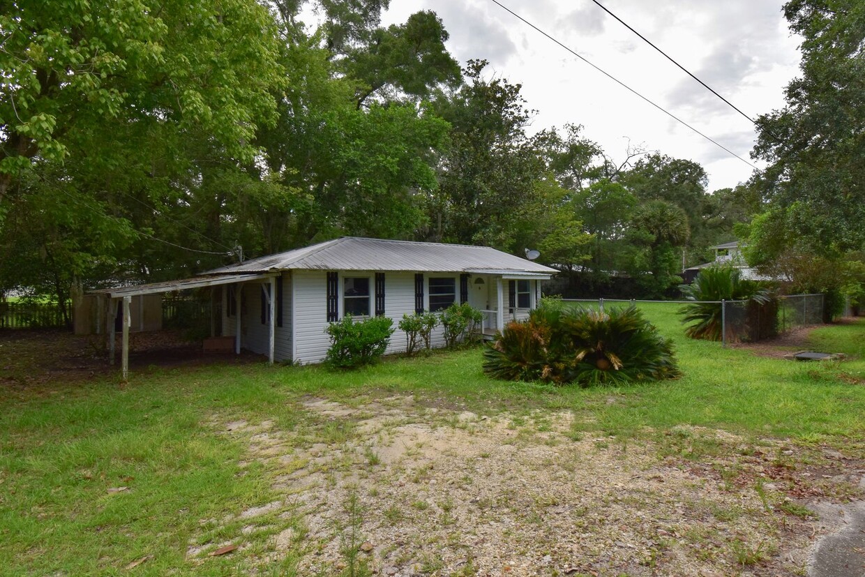 Foto principal - 290 SW 251st Street (Original Newberry)