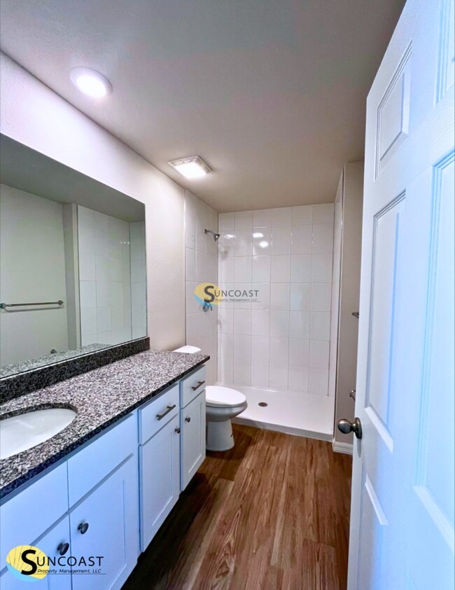 Foto del edificio - 353 Reeves St