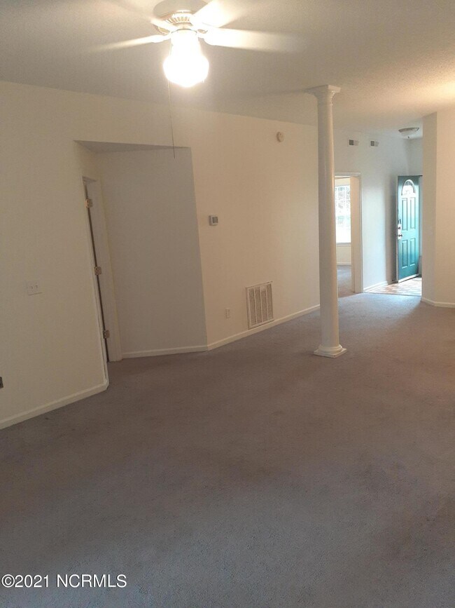 Building Photo - 4619 McClelland Dr