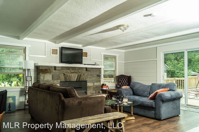 Building Photo - 902 Dryden Ct