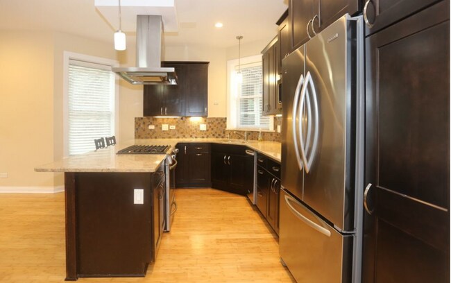 Foto del edificio - 4218 N Winchester Ave