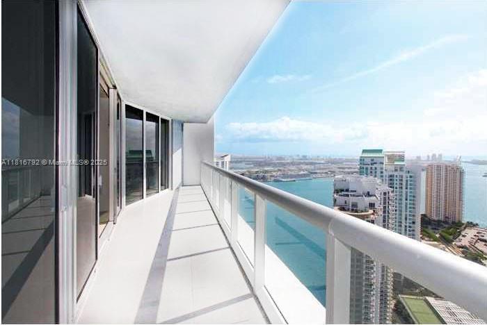 Foto principal - 465 Brickell Ave