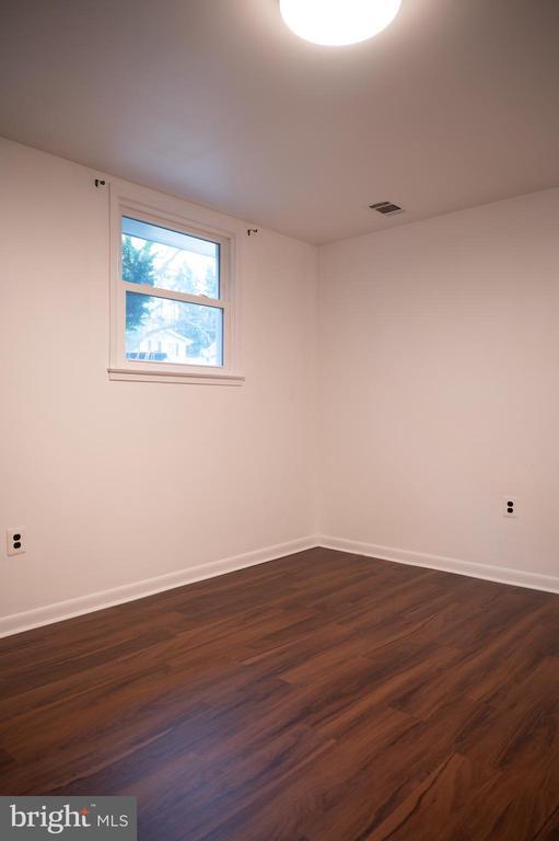 Foto del edificio - 13021 Tamarack Rd