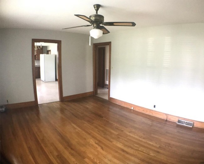 Building Photo - 725 South Line Street Extension