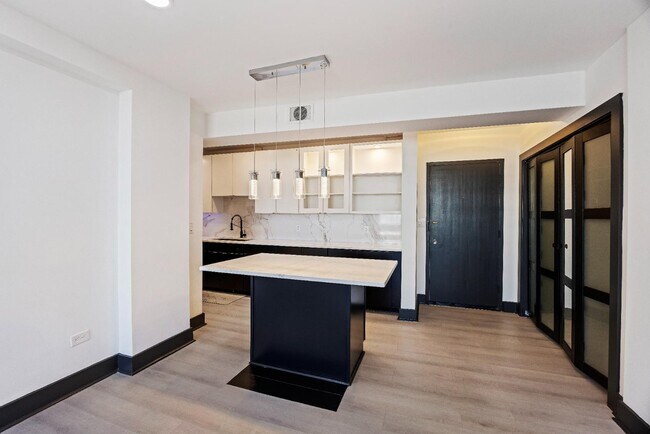 Building Photo - 14 Lockwood Dr