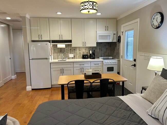 Kitchenette - 161 Grant St