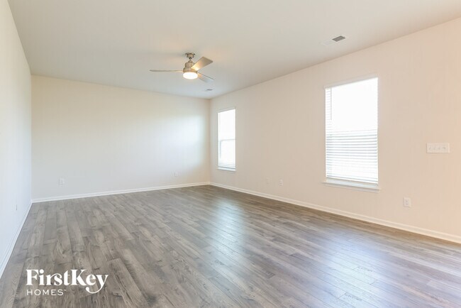 Building Photo - 424 Stonefence Dr
