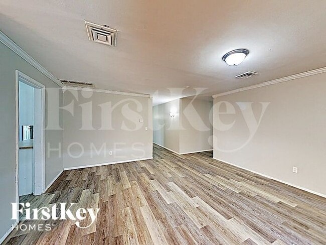 Building Photo - 440 Durwood Dr