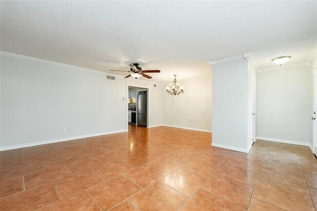 Building Photo - 10307 Briar Forest Dr