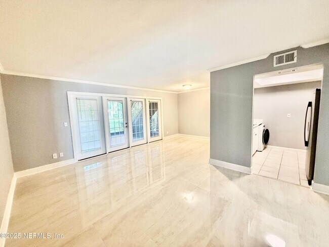 Foto del edificio - 3919 Bell Tower Dr