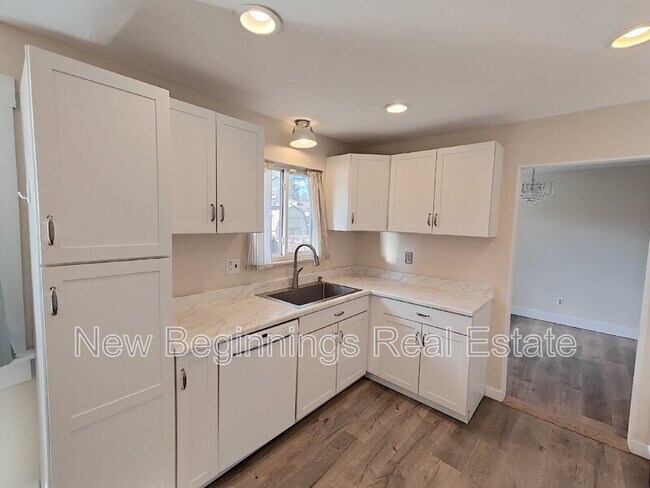 Foto del edificio - 5330 Silver Spur Ave