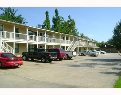 Building Photo - 2748 N Barcelona Ave