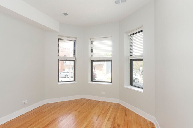 Foto del edificio - 1648 N Rockwell St