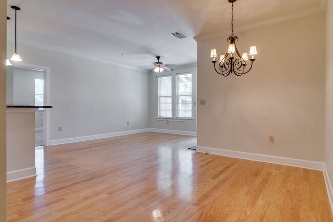 Building Photo - 309 Seven Springs Way