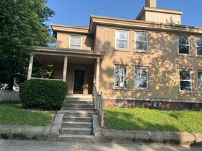 Building Photo - Wallace Ave Duplex