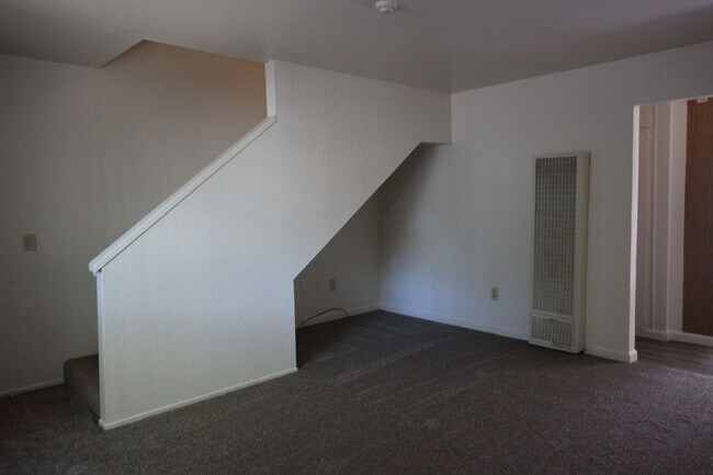 Foto del edificio - 2 Bedroom Townhome for Rent