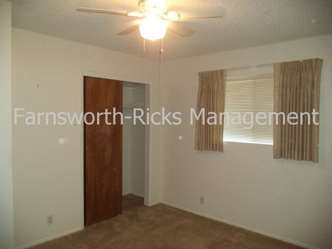 Foto del edificio - 6028 E Akron St