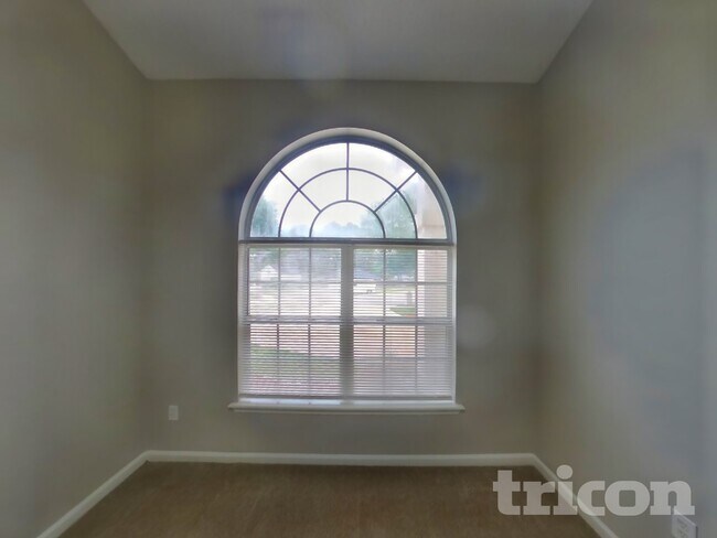 Foto del edificio - 2750 Archer St