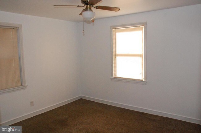 Building Photo - 363 Ives Ave