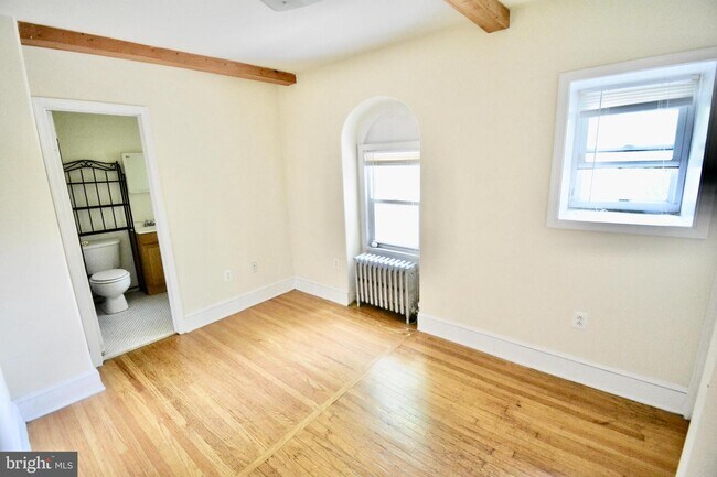 Building Photo - 243 W Rittenhouse St