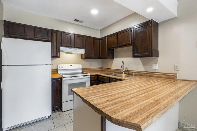 Building Photo - 6366 W Fairfield Dr