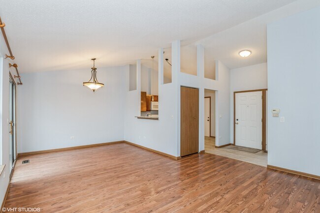 Building Photo - 549 Lyon Ct