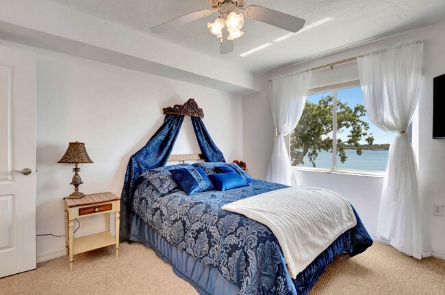 Foto del edificio - 711 N Halifax Ave