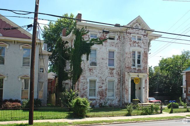 Foto del edificio - 185 E Maxwell St