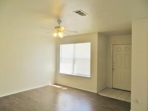 Building Photo - 2216 Katy Ln
