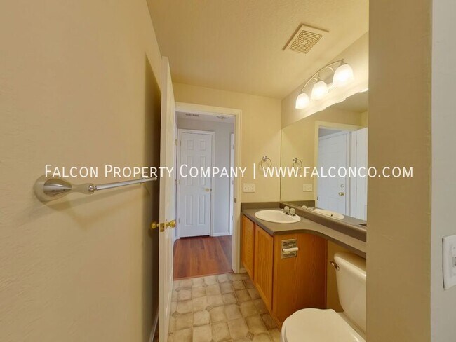 Building Photo - 6239 Hartman Dr