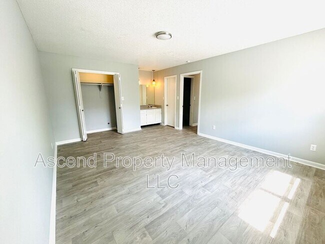 Building Photo - 1809 Bailey Ave