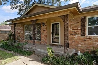 Building Photo - 5705 Twineing St