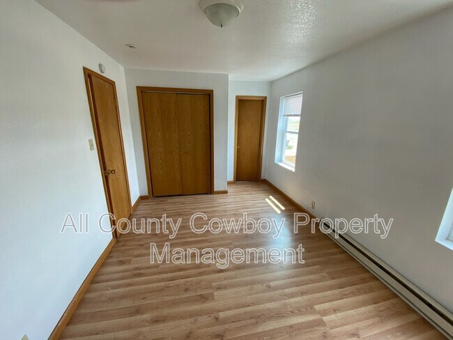 Building Photo - 1557 W Jefferson St