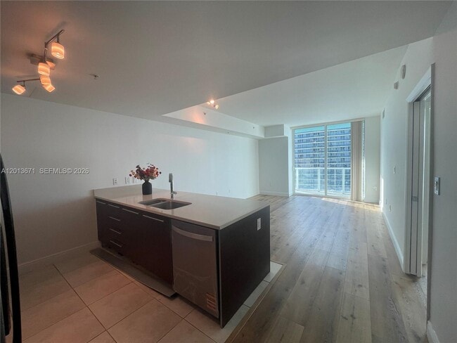 Foto del edificio - 1900 N Bayshore Dr