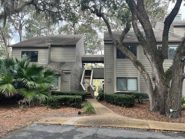 Building Photo - Unfurnished First Floor 3BR Condo in Sea Pines, Near Harbour Town!