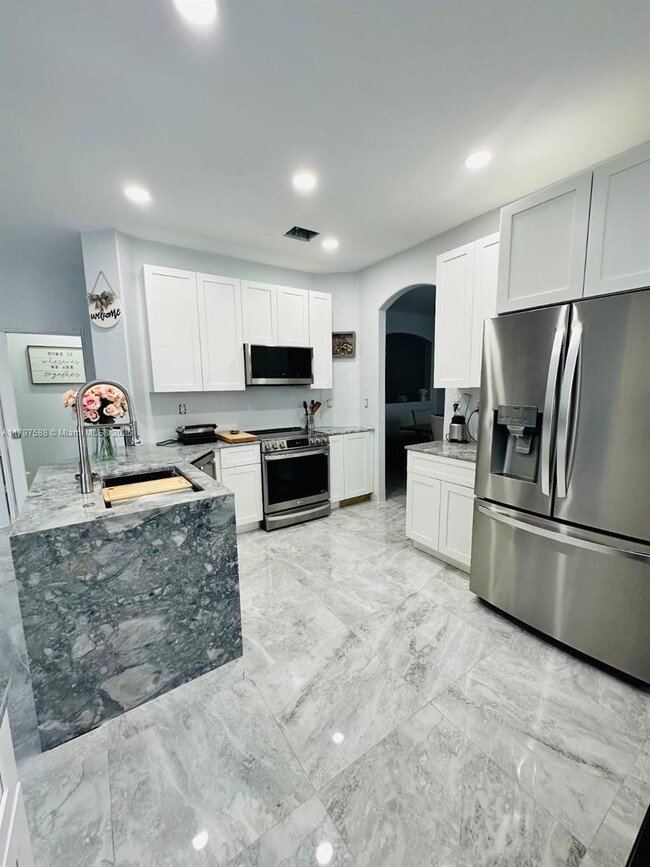Building Photo - 11523 SW 137th Passage