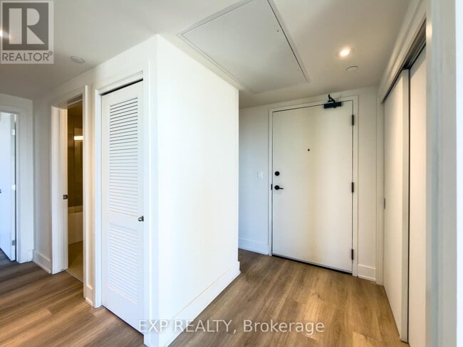 Photo du bâtiment - 770 Somerset St W