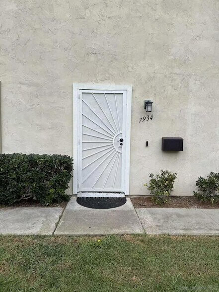 Foto del edificio - 7934 Camino Huerta