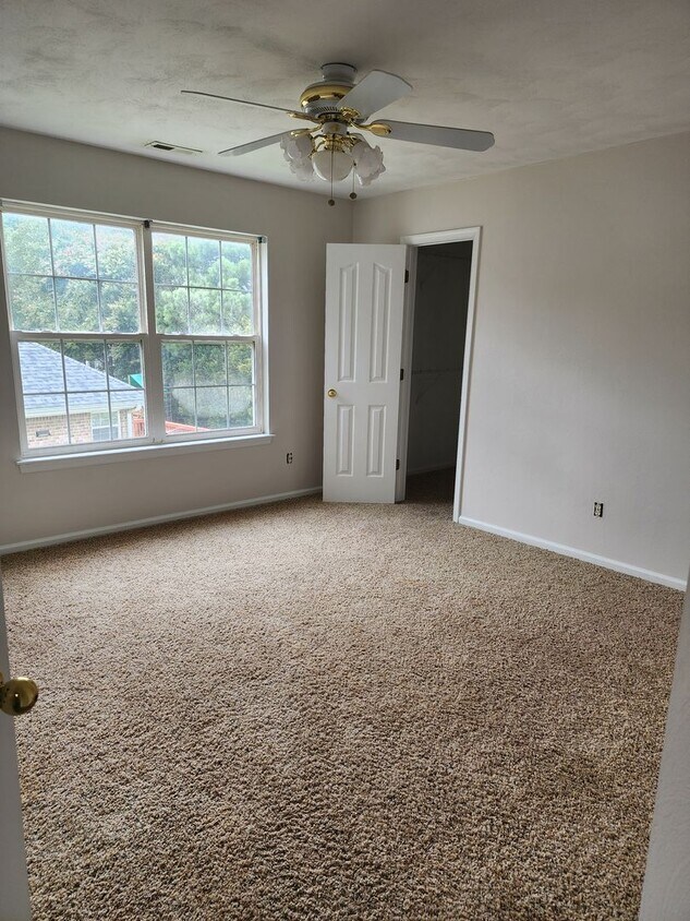 Foto del edificio - 4800 sq ft 8 bd 5 bath