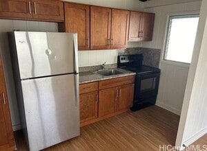 Building Photo - 1635 Liholiho St