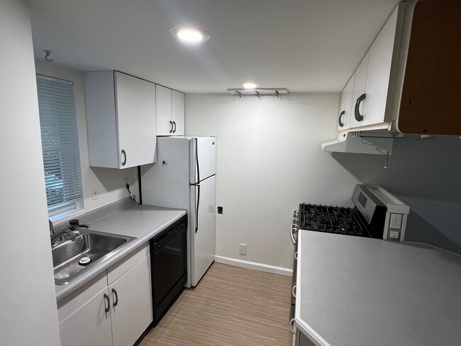 Building Photo - 33 Etruria St