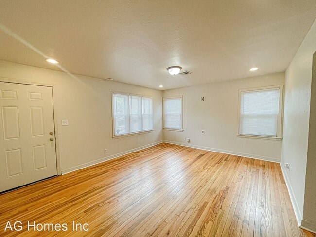 Building Photo - 2 br, 1 bath House - 1417 NW 95th St